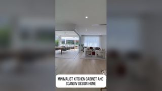 미니멀리스트 주방 캐비닛과 scandiv 디자인 홈